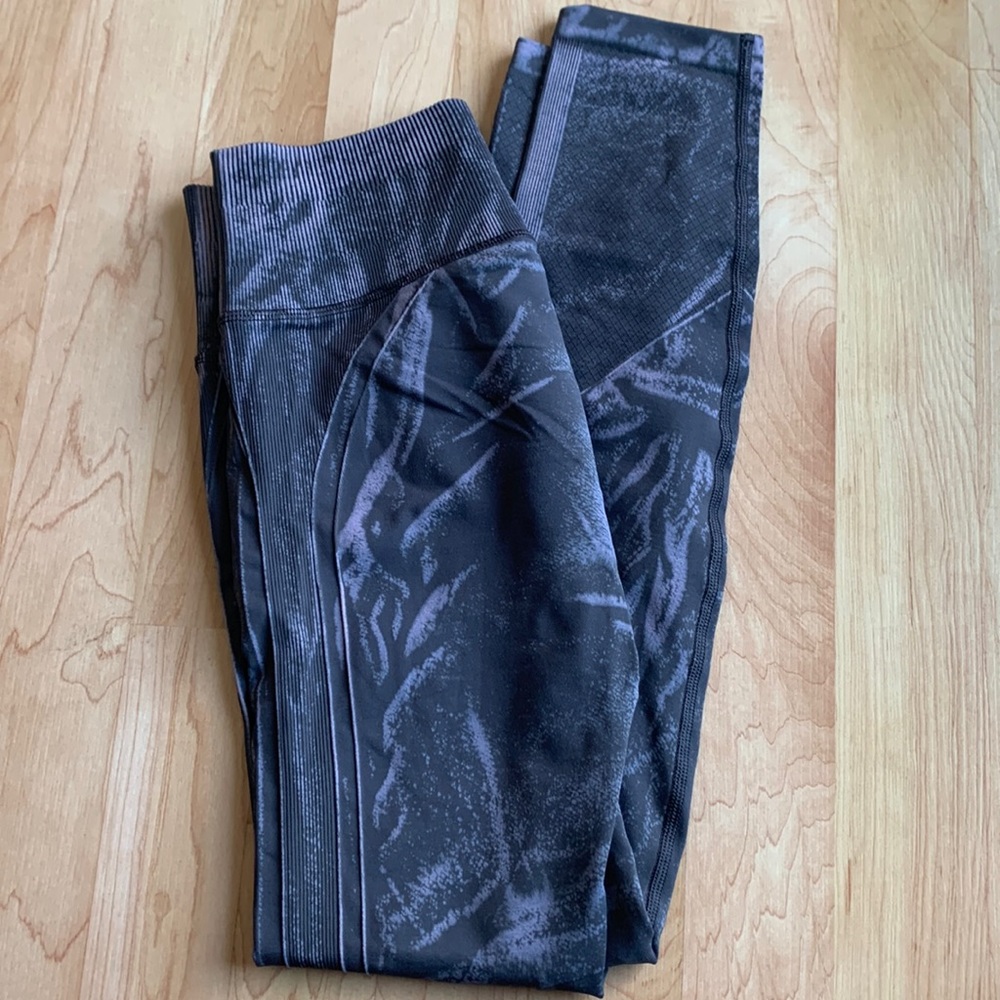 Lululemon seamless leggings (6) worn once